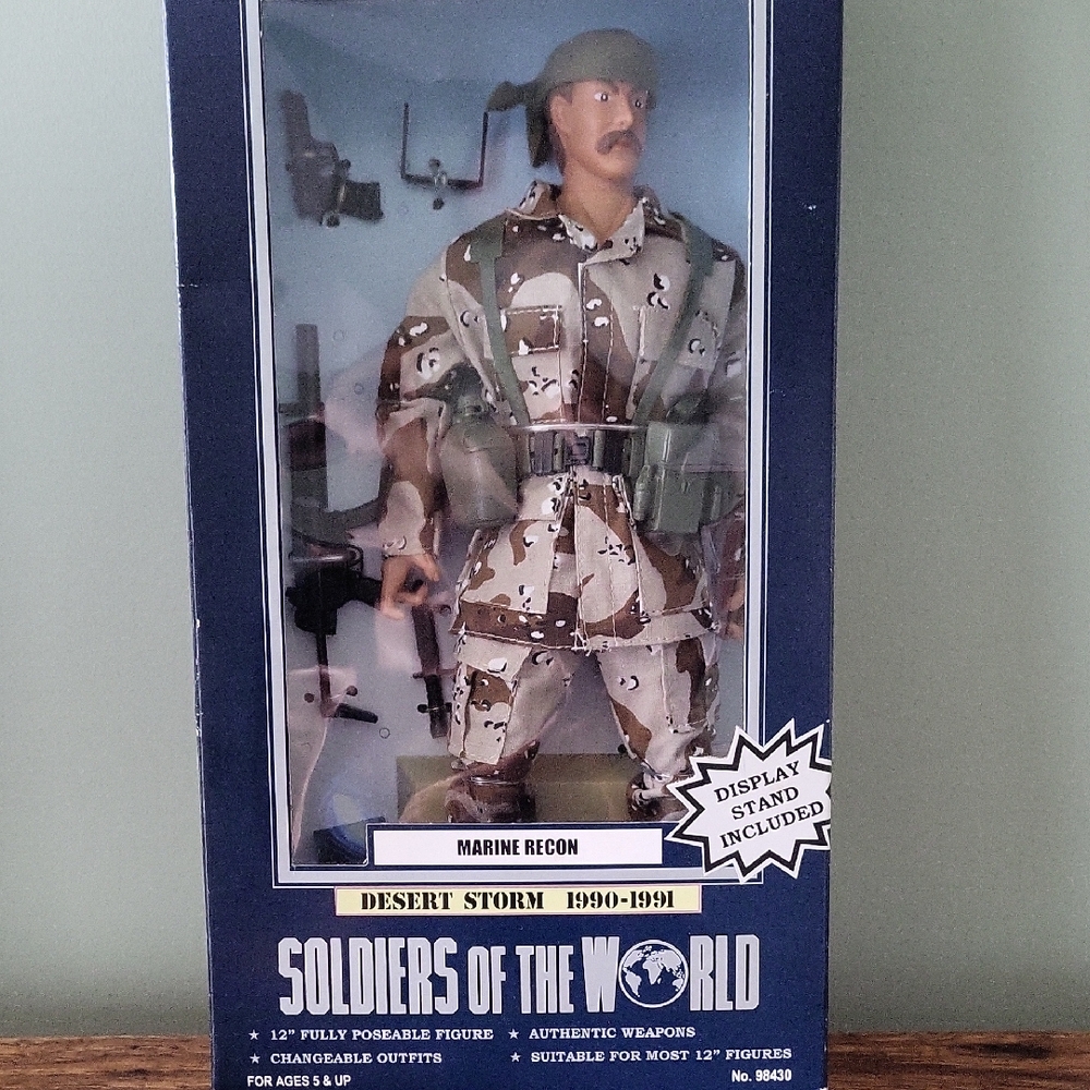 Soldiers of the World Marine Recon Figure